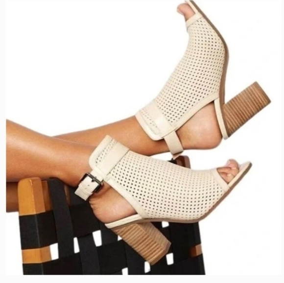 Sam Edelman Elegant Cream Open Back Sandals - Picture 1 of 5